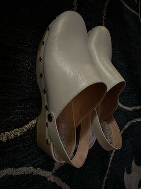J.Crew convertible leather clogs in dusty ivory.Ā Womenās size 12